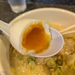 らーめん楓 - 味玉ズーム