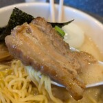 らーめん楓 - とんしお・チャーシュー（バラ肉）ズーム