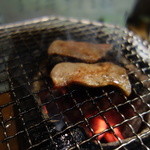 仙台 あべちゃんの店 - 牛タン　焼き中