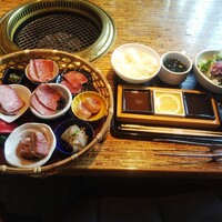 焼肉 龍園 西中洲店 - 