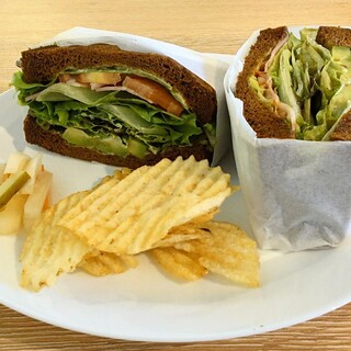 リバー アンド グリーン カフェ_1