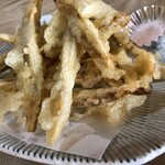 手打ち蕎麦　さとみ - ごぼうの天ぷら