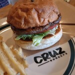 CRUZ BURGERS & CRAFT BEERS - 