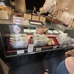 覚王山 吉芋 - 店内