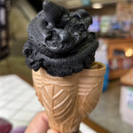 コーラル - 料理写真:黒船バニラアイス