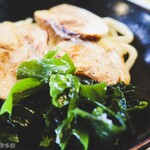 ヨコクラうどん - 鶏チャー葱炙油うどん