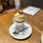 オークウッド - モンブランパフェ、濃厚