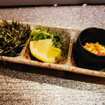 黒毛和牛 肉まぶし ふじ田 - 肉まぶし出汁茶漬け用の海苔、わさび、ネギ、レモン、あられ