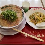 ラーメン魁力屋 - 定食。