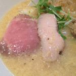 麺屋玉ぐすく - 鶏のチャーシューが2種類