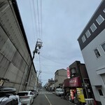 中華そば 麺屋7.5Hz - 雨予報の日曜日の出勤前／6時30分、ほぼ満席。帰りしなはお待ちが5名さまほどでした。