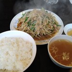 秋桜コスモス - ニラもやし定食　880円