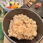 嘉門 - ガーリックライス、お漬物