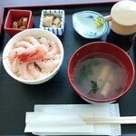 北のにしん屋さん - エビ汁と小鉢が2品付き