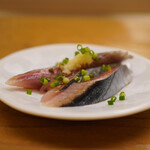 鮨おばな - ◆秋刀魚（北海道）
      あまり見かけなくなってしまった秋刀魚を肉厚なお刺身で頂ける幸せ。