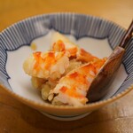 鮨おばな - ◆車海老丼
      海老の頭から取ったタレをあしらって。