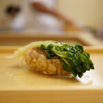 鮨おばな - ◇カイワレ 昆布〆
      いつも追加するネタながらこの日はコースに含まれていた。