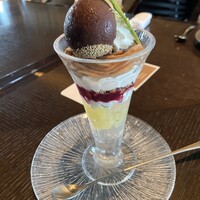 DINING & BAR TABLE 9 TOKYO - 