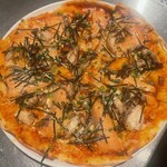 いかり屋Kitchen - サーモンと舞茸のピッツァ