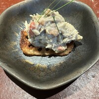 MOT - 毛蟹とココナッツのディプに蓮根チップ