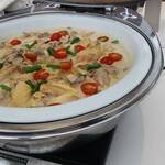 オアシス - 鶏肉のフリカッセ　茸ソース