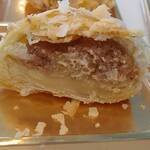 オアシス - マロンパイ断面。ラムの風味が強くて大人の味わい。