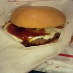 とびきりチーズバーガー