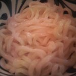 かま福 - おろしぶっかけうどん（温）本物の手打ちのため麺の太さが違う