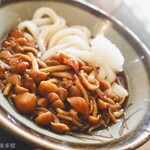 ヨコクラうどん - なめこおろしぶっかけ
