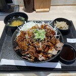 池袋肉劇場 - 