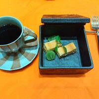 鉄板ビストロ ラフ+たす - 