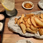 サカナキュイジーヌ・リョウ - フレンチフライ。量が多い
