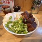 横浜 太翔 - ミニ丼　角煮➕温玉