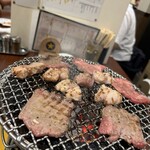 焼肉ホルモン 亀萬 - 