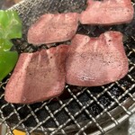 焼肉ホルモン 亀萬 - 上タン