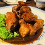 楽関記 - 紅焼肉(豚バラ肉の甘辛角煮)1280円