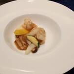 中国料理 竹園 - 4皿目　大海老とイカのＸＯ醤炒め