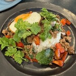 プリッキーヌ - ガパオライス、パクチー増し増し