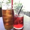 グローブカフェ - アイスティー＆ローズヒップティー
