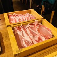 しゃぶしゃぶ・創作料理居酒屋 豚吟 栄店 - 肩ロース