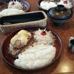 Bikkuri Donki - おやこバーグディッシュ（チーズ）　¥1,328 (税込¥1,434)
                        