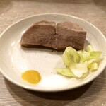 Wafu Motsu Ryori Arata - 牛肉卷、莴苣、辣椒