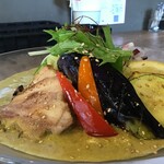 スープカレー&ダイニング エルビス - 夏季限定の冷製グリーンカレーSOBA