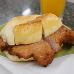 Cafe Kam Ma Lon - 料理写真:豬扒包