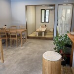 うどん えん - 店内入るとこんな感じ
右奥が麺工房
