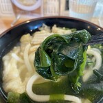うどん えん - 柔らかなわかめ