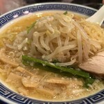 ラーメン ホルモン オールスター - もやしニラ