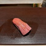 千葉たかおか - 近海本鮪の中トロ(勝浦産、137kg、腹トロ)