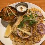 ディップマハル - 【チキンビリヤニプレート】【野菜カレー/激辛】
