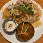 ディップマハル - 【チキンビリヤニプレート】【野菜カレー/激辛】